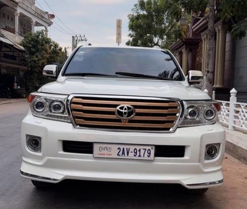 Toyota Land Cruiser 2010 up 2015 GXR V6 សាំង