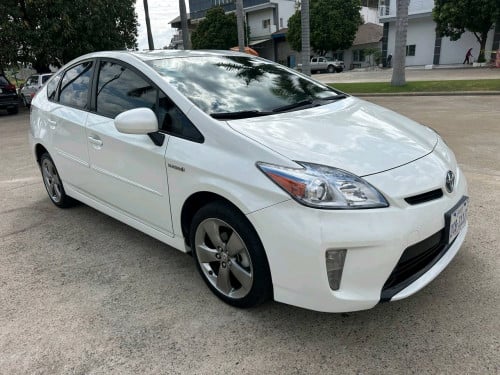 TOYOTA PRIUS ទីតានីម 2013 ម្ចាស់ដើម