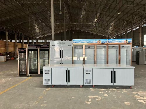 យើងខ្ញុំមានលក់ឧបករណ៍ផ្ទះបាយទំហំស្តង់ដារ និងសម្ភារៈសណ្ឋាគារជាច្រើនប្រភេទ។