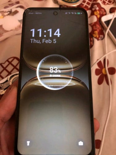 នៅភ្នំពេញលក់ស្ទើរដូចរូបថ្មកាន់កាមេរ៉ាមក្រោយច្បាស់