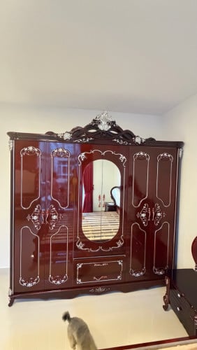 លក់ឈុតថែមក្រែ