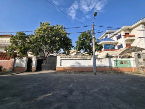 ដី​និងផ្ទះ សម្រាប់​ជួល​នៅទួលគោក