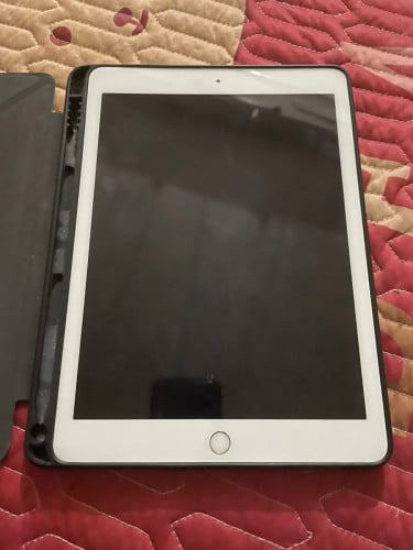 លក់បន្ទាន់ មិនដឹងខូចអីទេមើលសុខៗរលត់