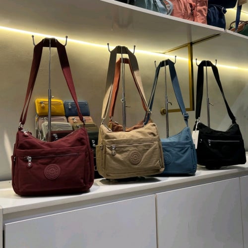 កាបូបស្ពាយចំហៀង