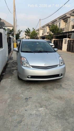 រថយន្តលក់ទើបរៀបហើយក្រដាសពន្ធថ្មី