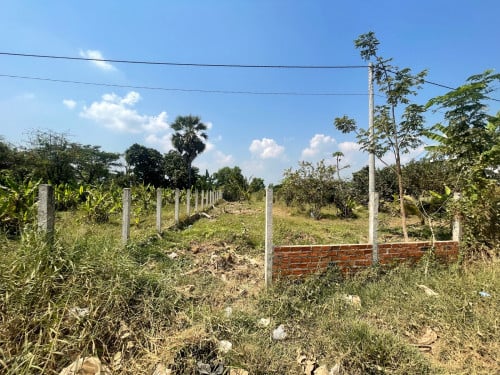 -ដីលក់-ទីតាំង ស្ថិតនៅ ភូមិព្រែកក្រូច ឃុំព្រែកនរិន្ទ ស្រុកឯកភ្នំ ខេត្តបាត់ដំបង ជិតសាលាស្រុក