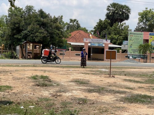 ដីលក់ 17m x100m ជិតផ្សារសាលាលេខ៥