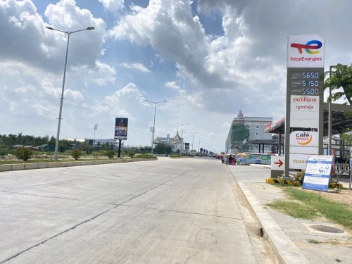 ដីលក់បន្ទាន់!! ទីតាំងល្អនៅក្បែរក្រសួងដែនដីថ្មី!! នៅលើផ្លូវរដ្ឋទំហំ18m