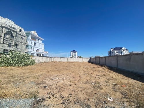 ដីសង់វីឡា លក់$20មុឺនដុល្លារជាង