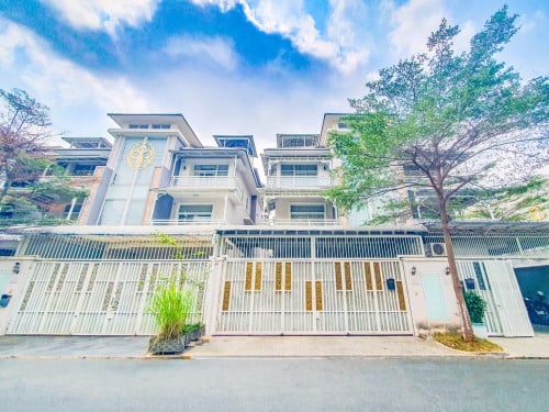 វីឡាភ្លោះ សម្រាប់ជួលនៅបុរីអរ័គីដេ 2004