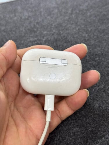 ប្រអប់កាស AirPods Pro