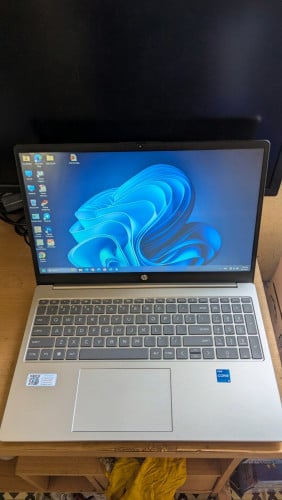 ចង់លក់ laptop HP Core i5 Gen 13