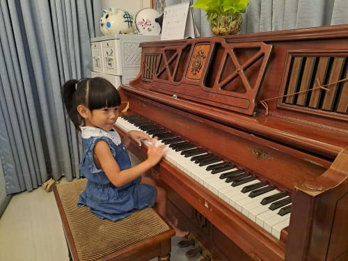 លក់ព្យាណូមួយទឹក​ Phano Resell