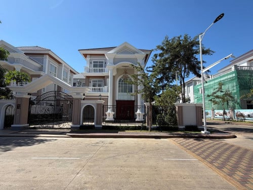 វីឡាព្រីនស៍ (Prince)A កែងមុខសួន លក់បន្ទាន់