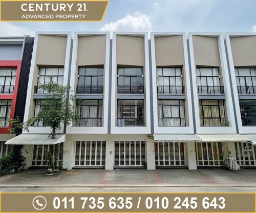 🏘 ផ្ទះអាជីវកម្ម (SH-D) ក្នុងបុរី ប៉េងហួតបឹងស្នោ ត្រូវការលក់បន្ទាន់ខ្លាំង (កូដ: A01-009517)