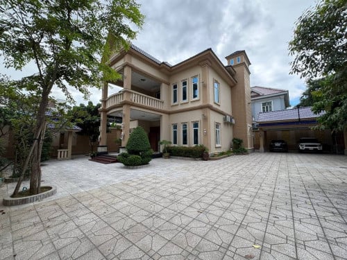 🏡 Luxury Villa for Sale in Sangkat Phnom Penh Thmey
