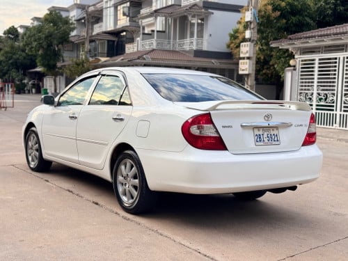 02 -XLE . ក្នុងលឿង  ឡានថ្មី