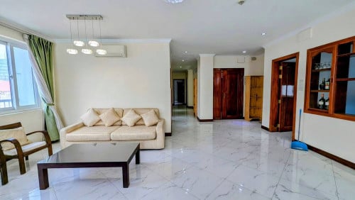 3 Bedroom Apartment for rent 3 minutes drives to BKK1