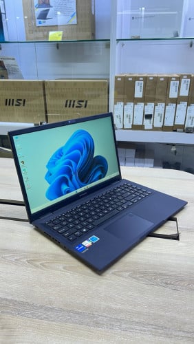 Asus ExpertBook B1502CV