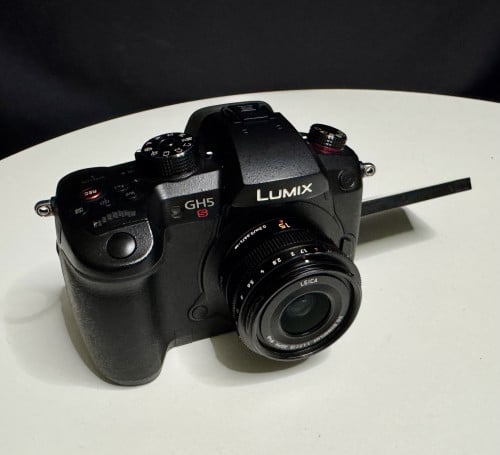 Camera Panasonic Lumix GH5S with Len 15mm