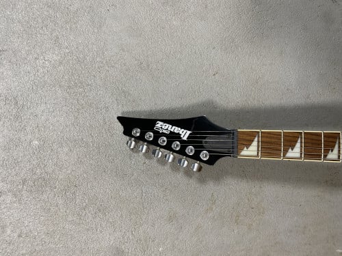 Guitar Ibanez made in Indonesia