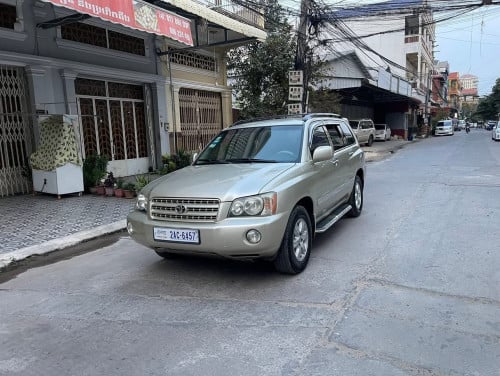 Highlander year 2003, Pong 1, V4 តែមខ្មៅ