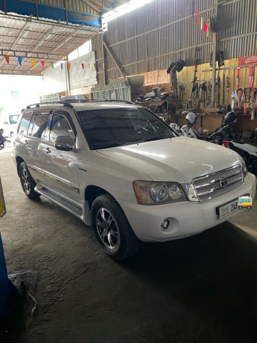 Hilander ឆ្នាំ 03 P2 V6 Limited ប្រភេទឡានស្អាត