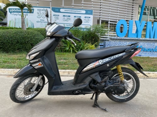 Honda Click125cc 2008 New90%មានពន្ធកាតគ្រីស្លាកលេខ