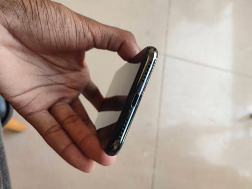 iPhone x 64g អេក្រង់gx អត់ស្គេន អត់ជាប់iCloud 55$