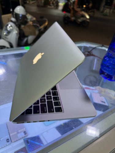 Mac Pro 2015- សានុំ (8g/256g) i5
