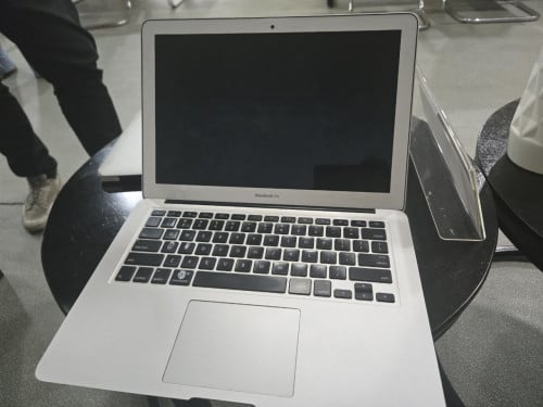 MacBook Air 13” (2017)