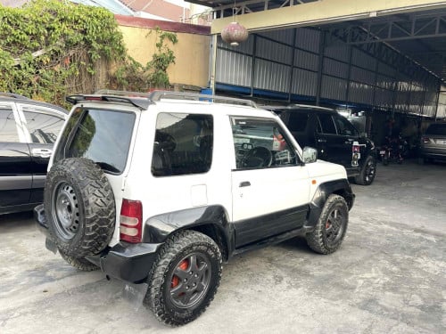 PAJERO ឆ្នាំ​ 1997 ឡានស្អាត គ្រឿងក្នុងថ្មី មិនបុកមិនប៉ះ