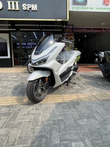 PCX 026. ជប៉ុន. ម៉ូតូថ្មីកេស