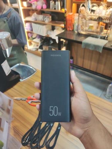 Powerbank INSIGNIA របស់អាមេរិក