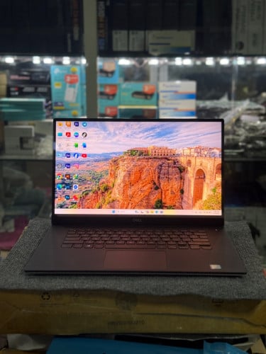 Precision 5540/ Xeon E-2276M/ 15.6” touch screen