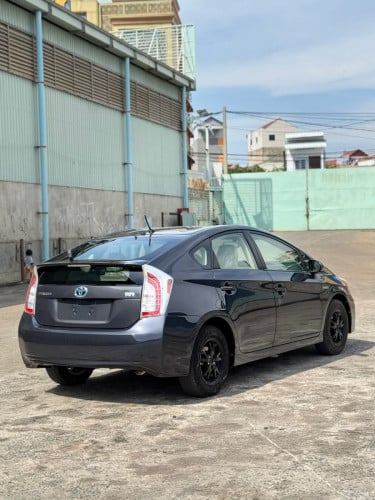 Prius 2014 ក្នុងស​ ឡានមូលអត់ច្រែស