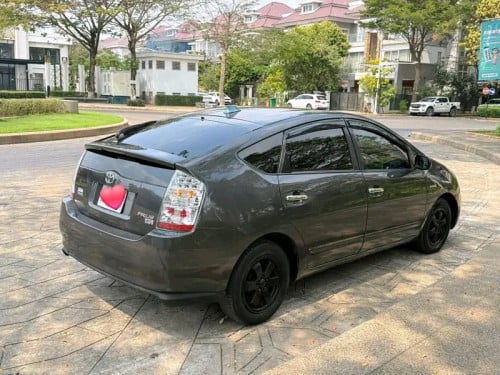 Prius full option 2007 2BI