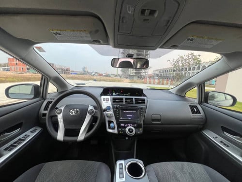 Prius V