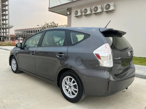 Prius V