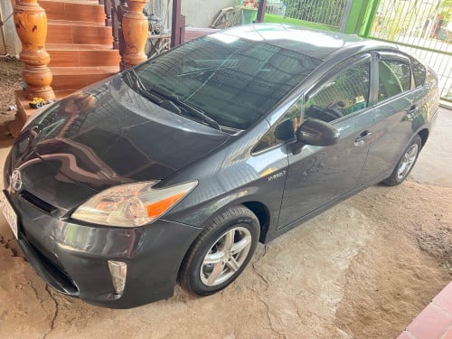 Pruis option 4ឡានស្អាត