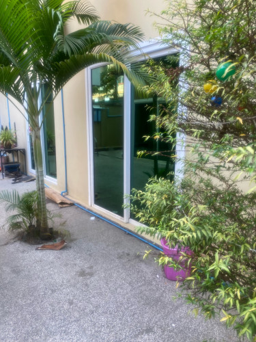 Studio Apartment with Courtyard