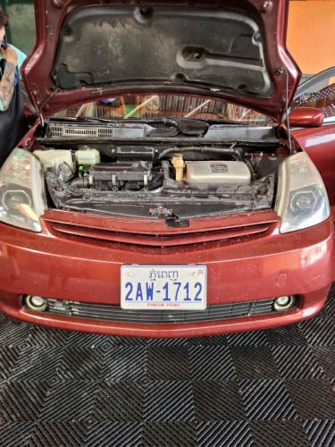 Toyota Prius 2004 Half