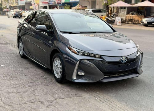 TOYOTA PRIUS 2017 PRIME ADVANCED.រថយន្តថ្មីខ្លាំង​ថ្នាំហ្សុីន 90% 9ម៉ឺនម៉ាយ​ហ្សុីន ប៉ះស្រាល