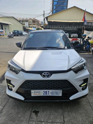 Toyota Raize 2023 ដំបូលខ្មៅ