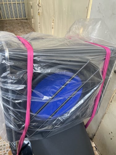 សាប់ឡានថ្មីលក់វិញ