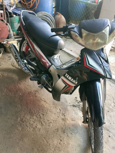 ម៉ូតូស៊ីរូសម៉ាស៊ីនខ្លាំង