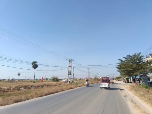 ដីសម្រាប់លក់ (ក្រោយផ្សារបែកចាន)