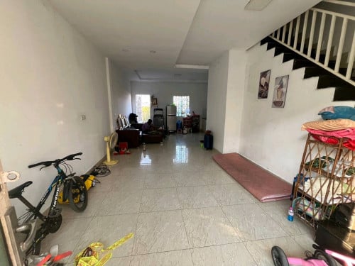 ផ្ទះលក់ឡៃឡុង