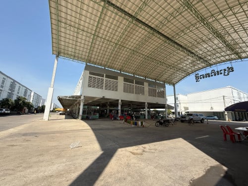 ផ្ទះអាជីវកម្មលក់ និង តូបផ្សារ