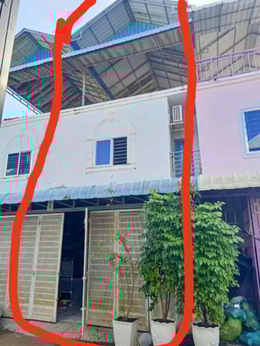 ម៉ូតវីឡាកូនកាត់